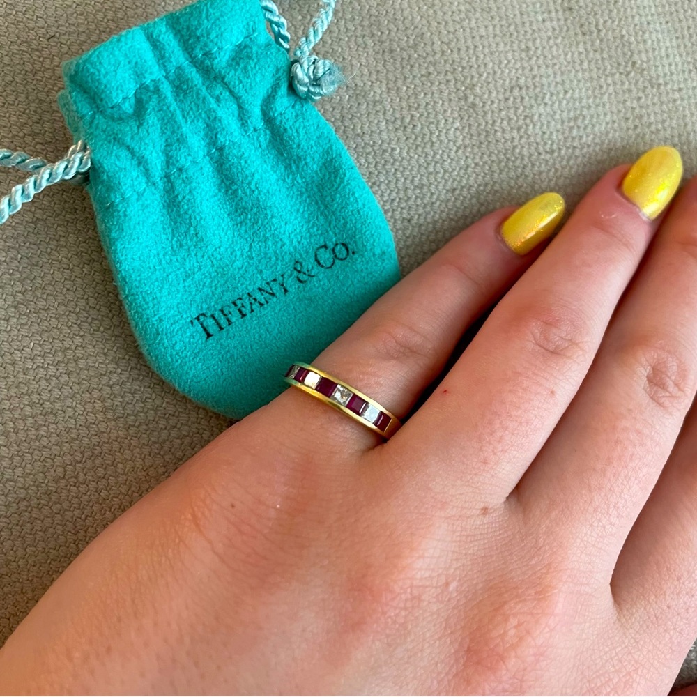 Vintage❤️Tiffany & Co.❤️18K Gold Ruby and Diamond Channel Set Ring